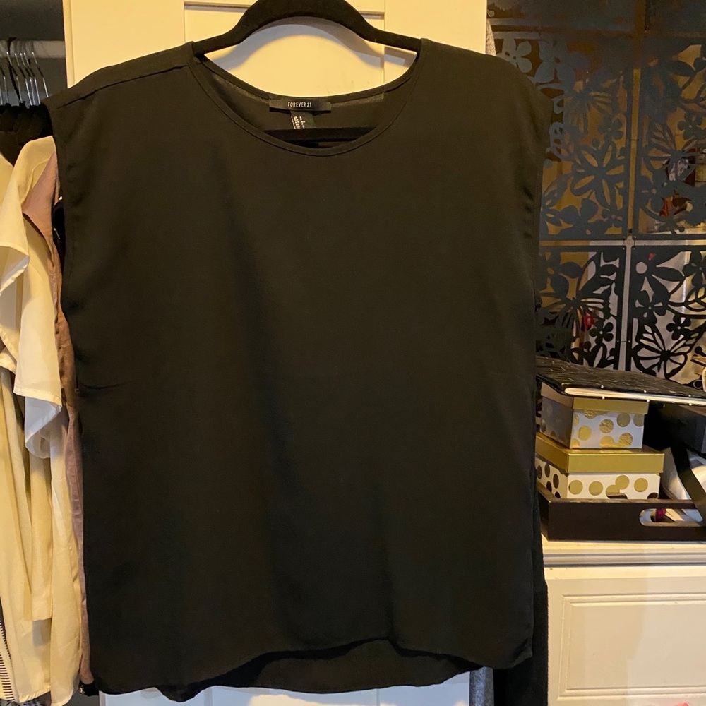 Forever 21 Black Chiffon Cap Sleeve Blouse - (S)